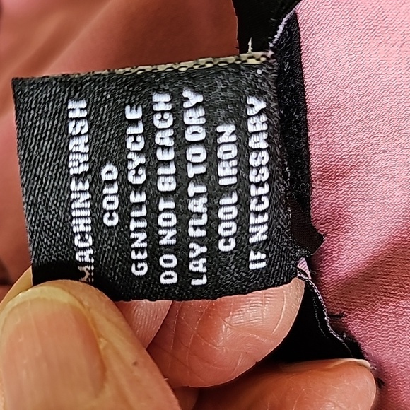 Liz McCoy mauve pink top size medium. Ruffle sleeves black piping - Picture 7 of 7